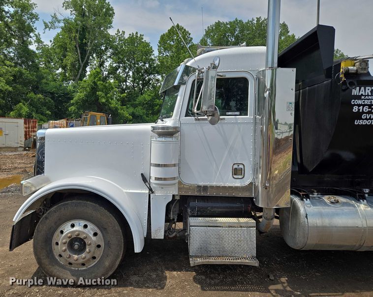 image for item EM7478 1998 Peterbilt 379 dump truck