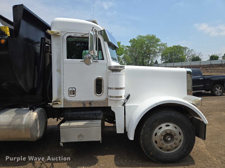 image for item EM7478 1998 Peterbilt 379 dump truck