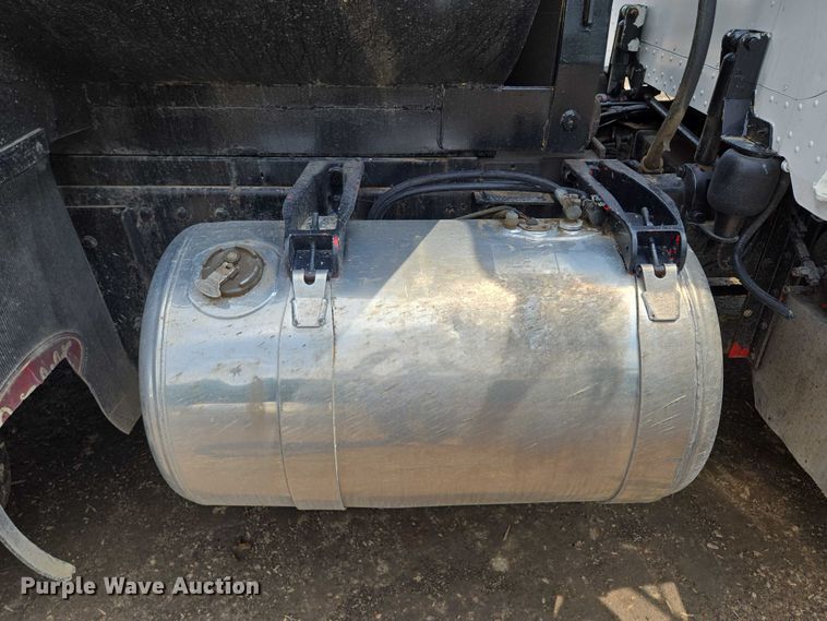 image for item EM7478 1998 Peterbilt 379 dump truck