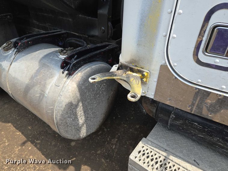 image for item EM7478 1998 Peterbilt 379 dump truck