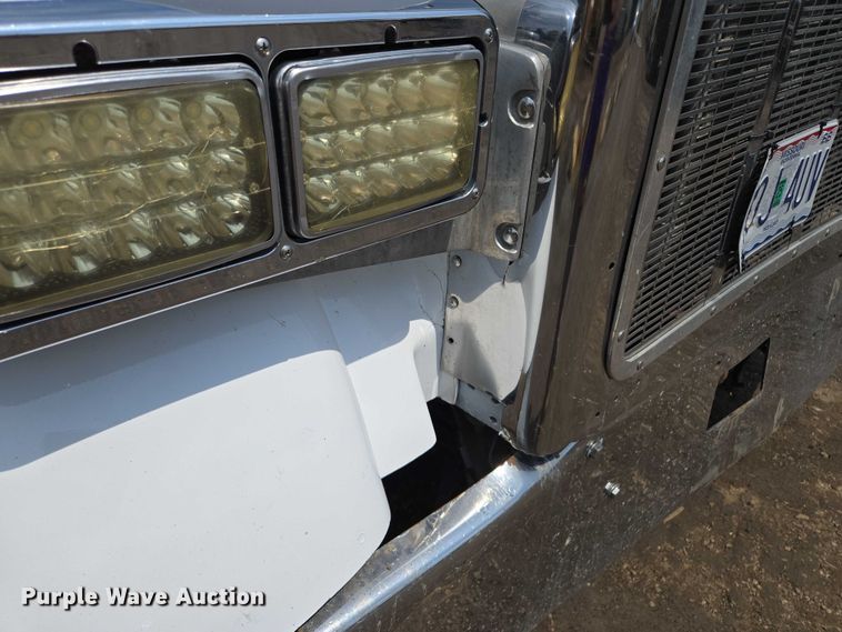 image for item EM7478 1998 Peterbilt 379 dump truck