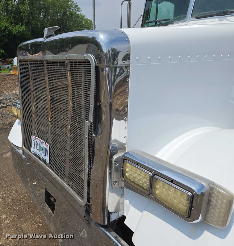 image for item EM7478 1998 Peterbilt 379 dump truck