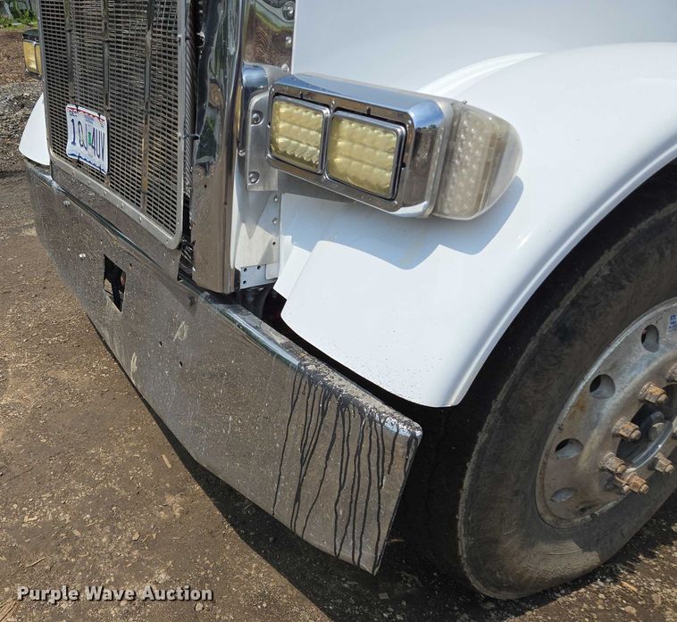 image for item EM7478 1998 Peterbilt 379 dump truck