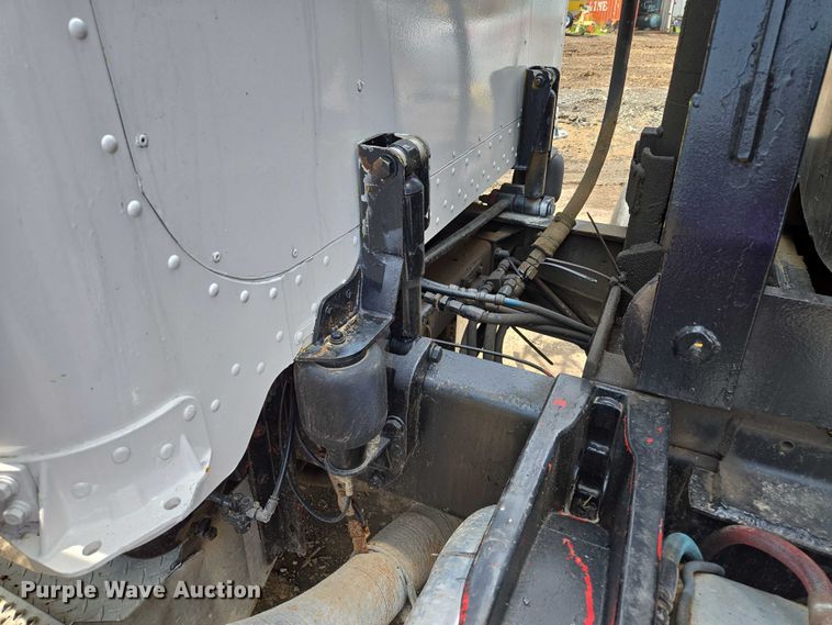 image for item EM7478 1998 Peterbilt 379 dump truck