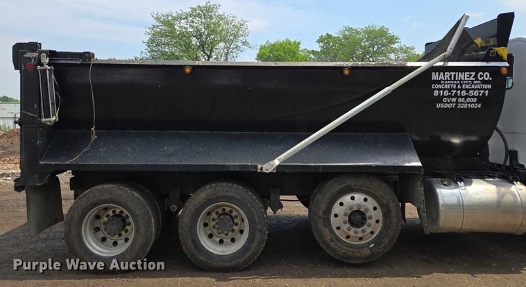 image for item EM7478 1998 Peterbilt 379 dump truck