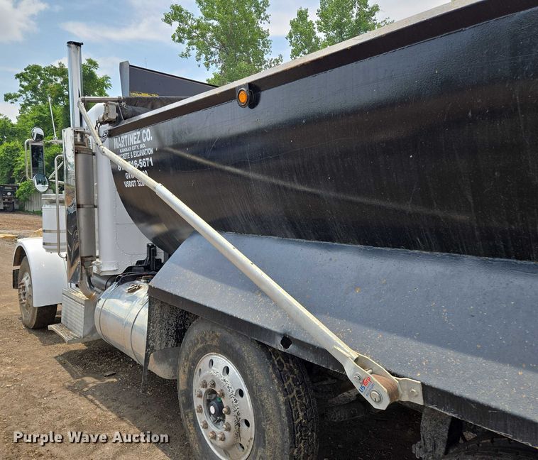 image for item EM7478 1998 Peterbilt 379 dump truck