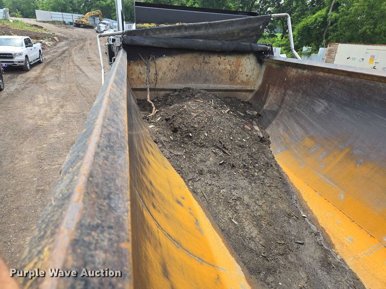 image for item EM7478 1998 Peterbilt 379 dump truck