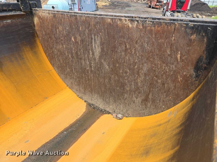 image for item EM7478 1998 Peterbilt 379 dump truck