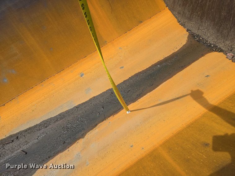 image for item EM7478 1998 Peterbilt 379 dump truck