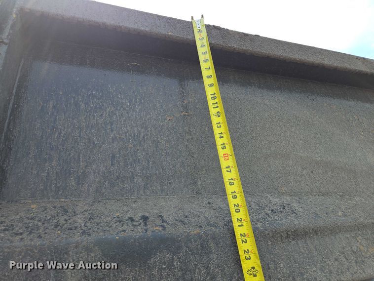 image for item EM7478 1998 Peterbilt 379 dump truck