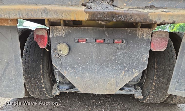 image for item EM7478 1998 Peterbilt 379 dump truck