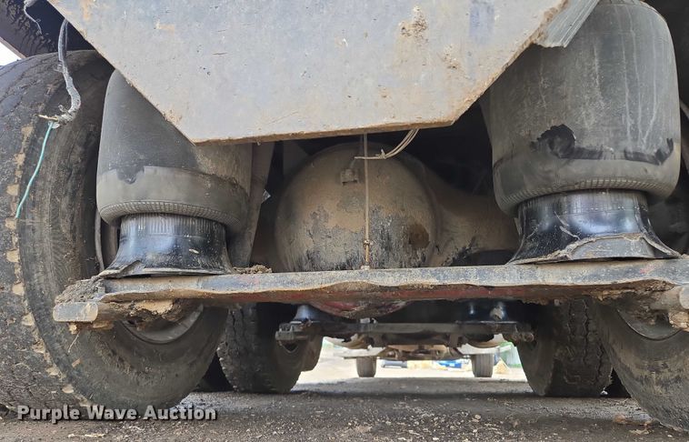 image for item EM7478 1998 Peterbilt 379 dump truck