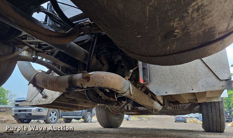 image for item EM7478 1998 Peterbilt 379 dump truck