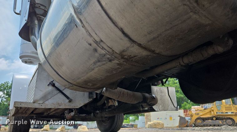 image for item EM7478 1998 Peterbilt 379 dump truck