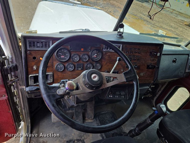 image for item EM7478 1998 Peterbilt 379 dump truck