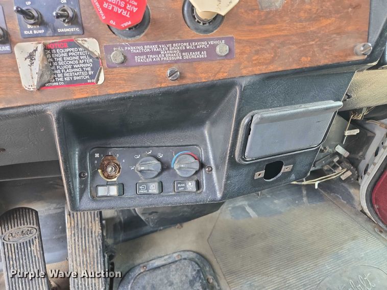 image for item EM7478 1998 Peterbilt 379 dump truck