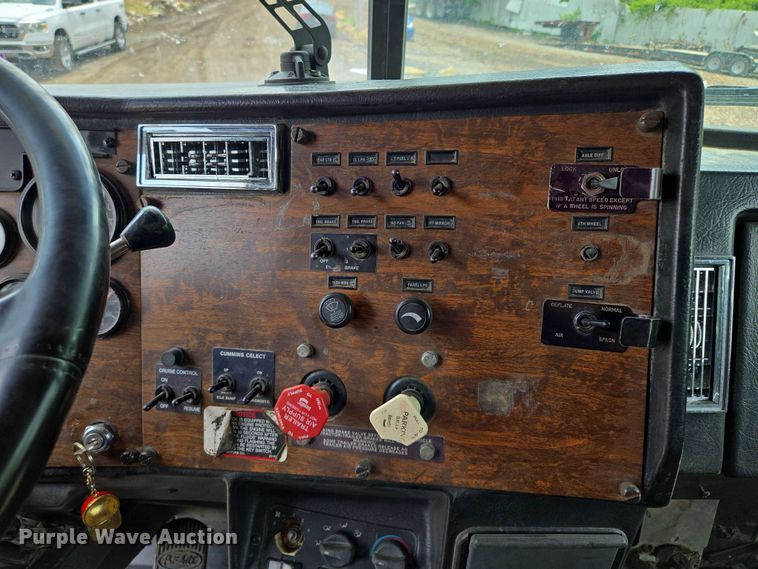 image for item EM7478 1998 Peterbilt 379 dump truck