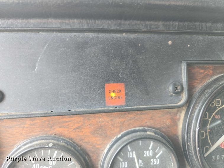 image for item EM7478 1998 Peterbilt 379 dump truck