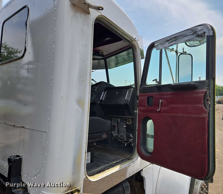 image for item EM7478 1998 Peterbilt 379 dump truck