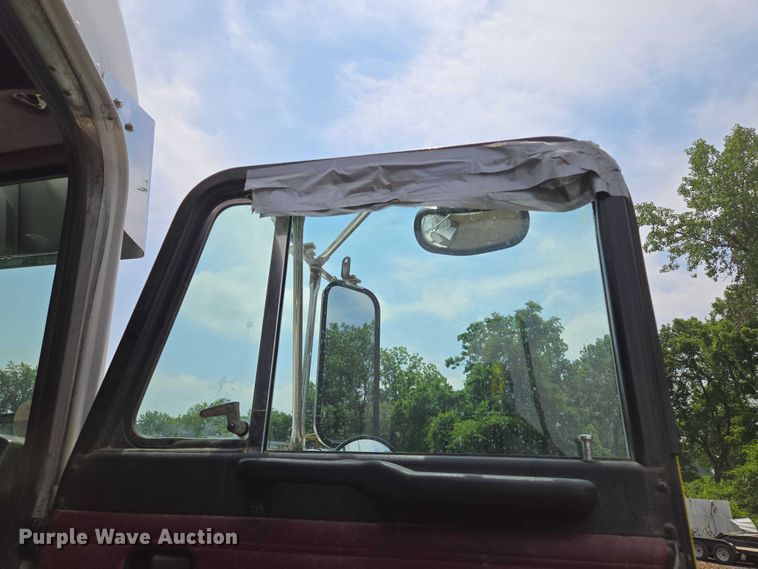 image for item EM7478 1998 Peterbilt 379 dump truck