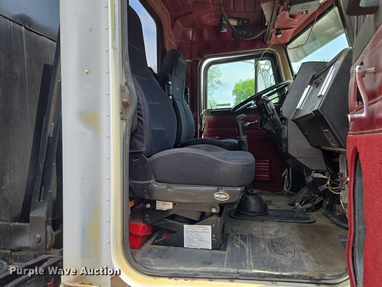 image for item EM7478 1998 Peterbilt 379 dump truck