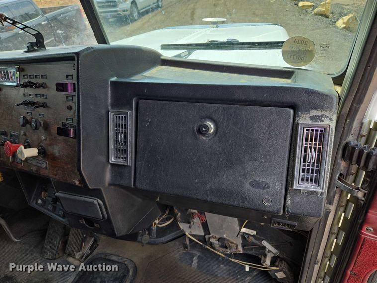 image for item EM7478 1998 Peterbilt 379 dump truck