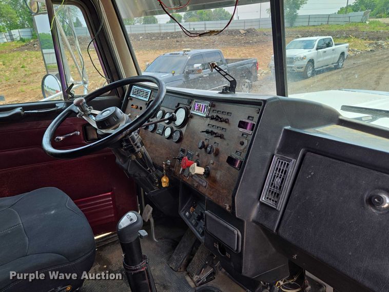 image for item EM7478 1998 Peterbilt 379 dump truck