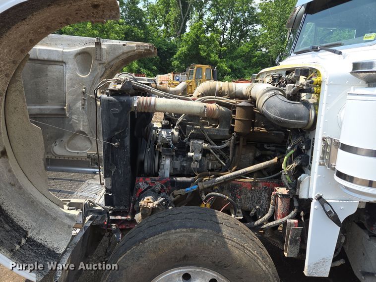 image for item EM7478 1998 Peterbilt 379 dump truck