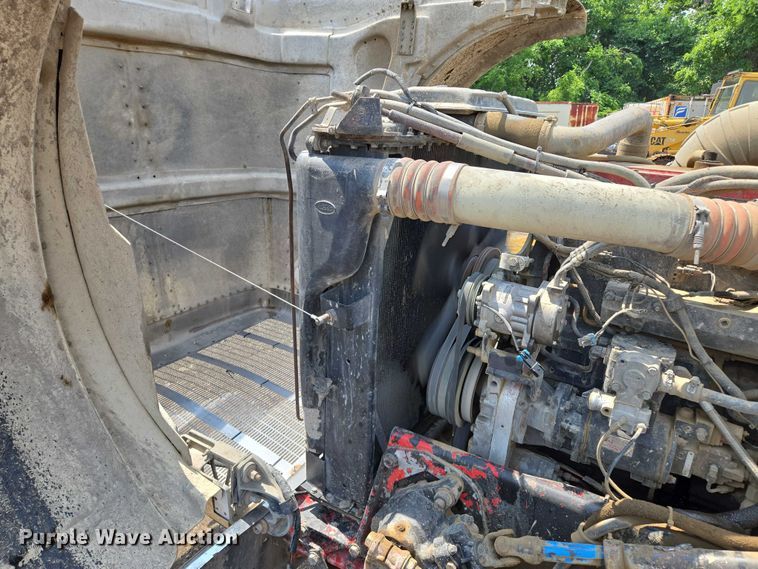 image for item EM7478 1998 Peterbilt 379 dump truck