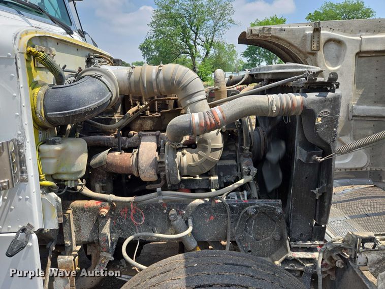 image for item EM7478 1998 Peterbilt 379 dump truck