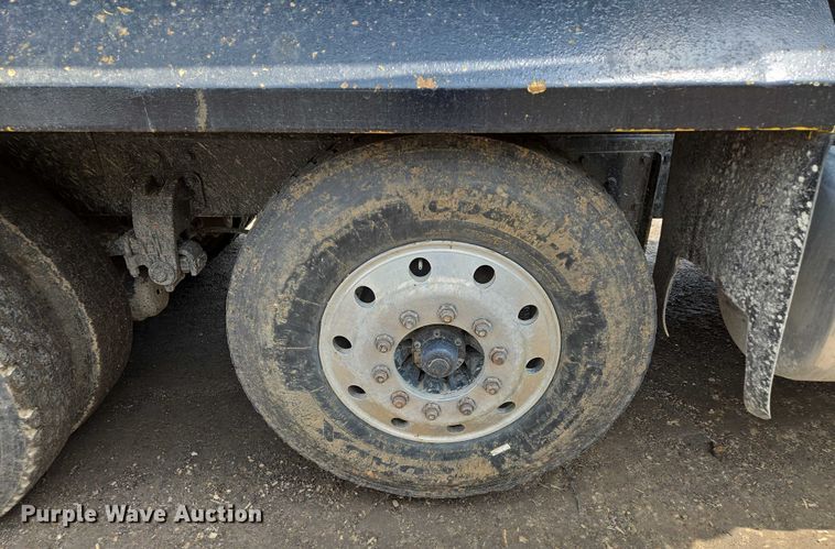 image for item EM7478 1998 Peterbilt 379 dump truck