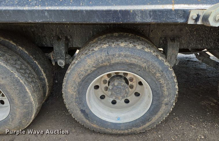 image for item EM7478 1998 Peterbilt 379 dump truck