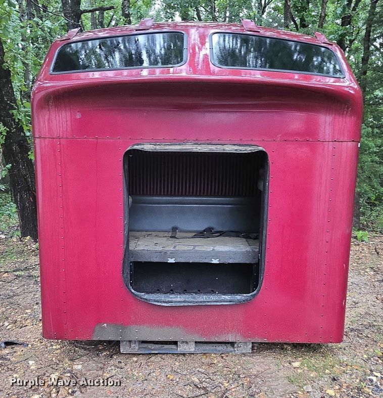 image for item EN3868 Kenworth sleeper cab