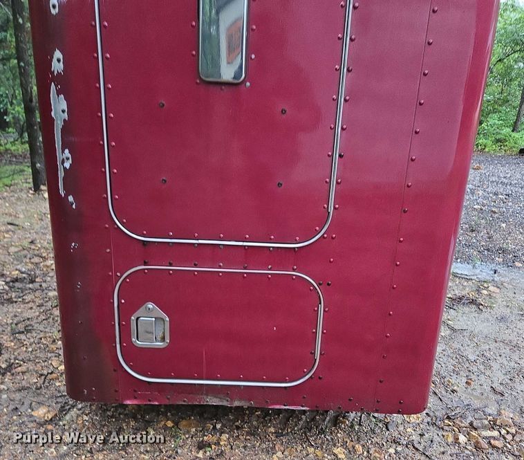 image for item EN3868 Kenworth sleeper cab