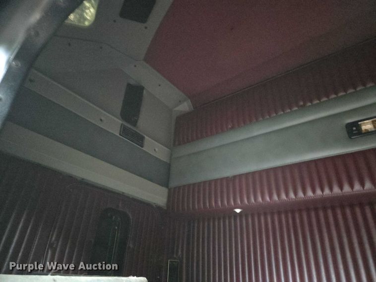 image for item EN3868 Kenworth sleeper cab