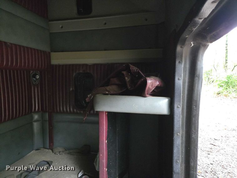 image for item EN3868 Kenworth sleeper cab