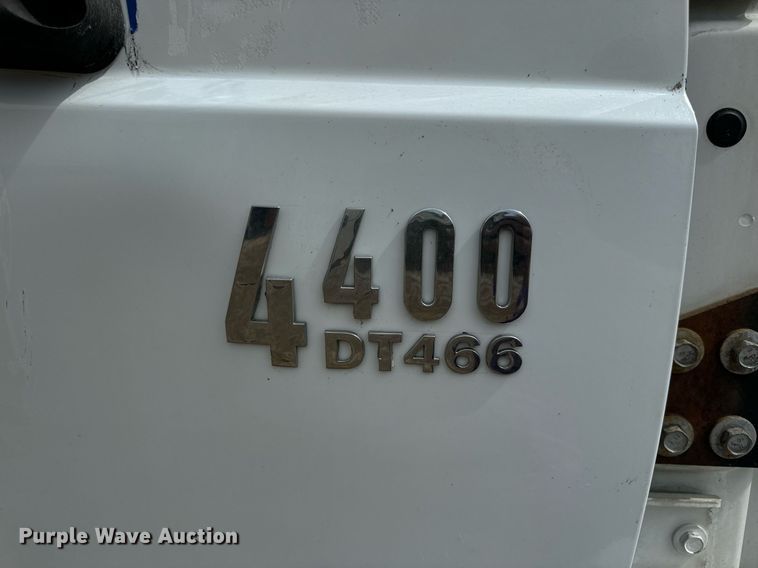 image for item EN4521 2007 International 4400 truck cab and chassis