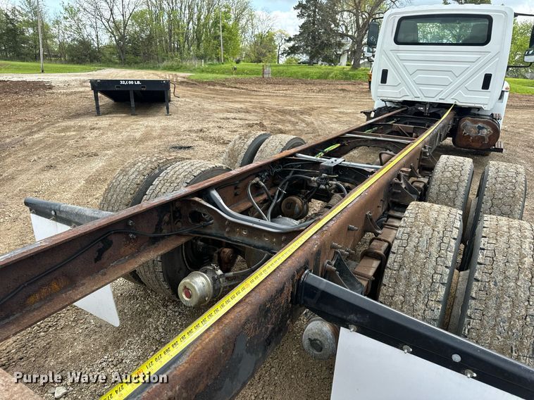 image for item EN4521 2007 International 4400 truck cab and chassis