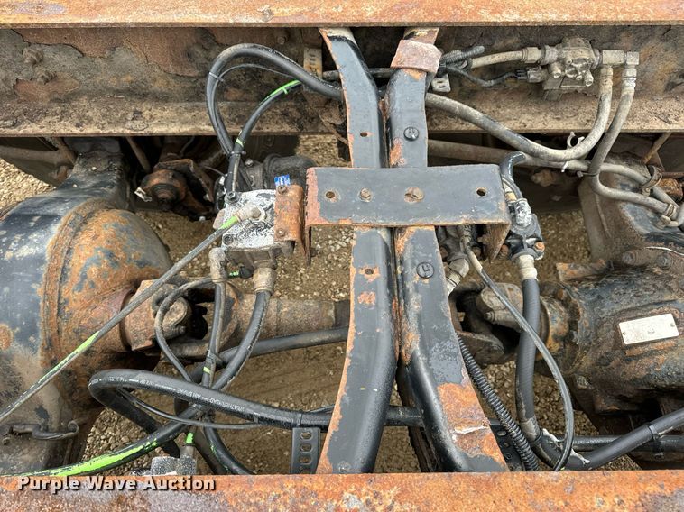 image for item EN4521 2007 International 4400 truck cab and chassis