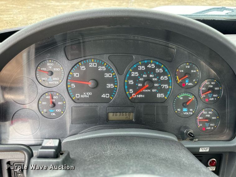 image for item EN4521 2007 International 4400 truck cab and chassis