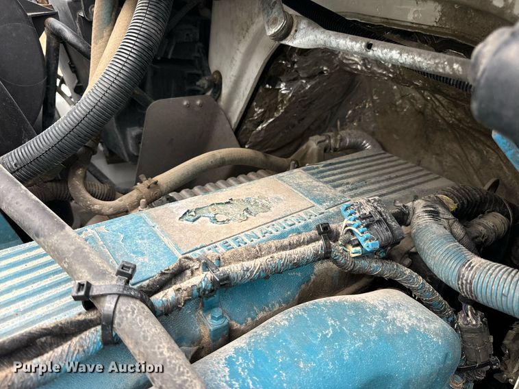 image for item EN4521 2007 International 4400 truck cab and chassis