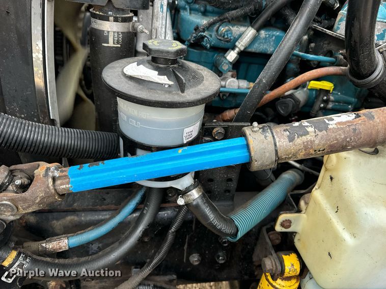 image for item EN4521 2007 International 4400 truck cab and chassis