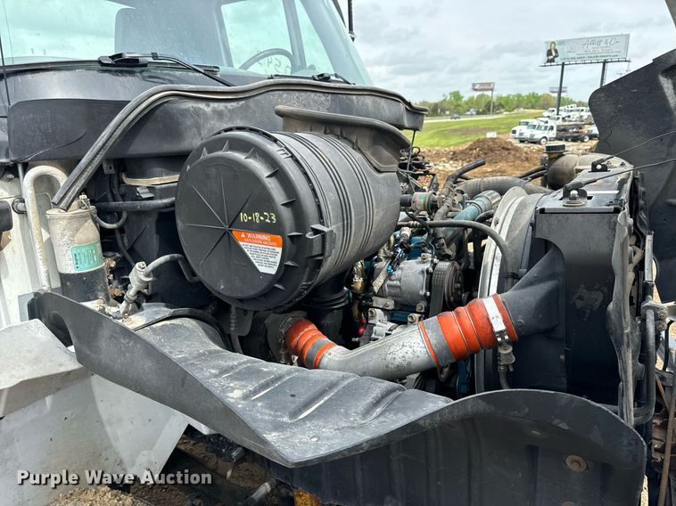 image for item EN4521 2007 International 4400 truck cab and chassis