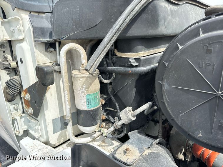 image for item EN4521 2007 International 4400 truck cab and chassis