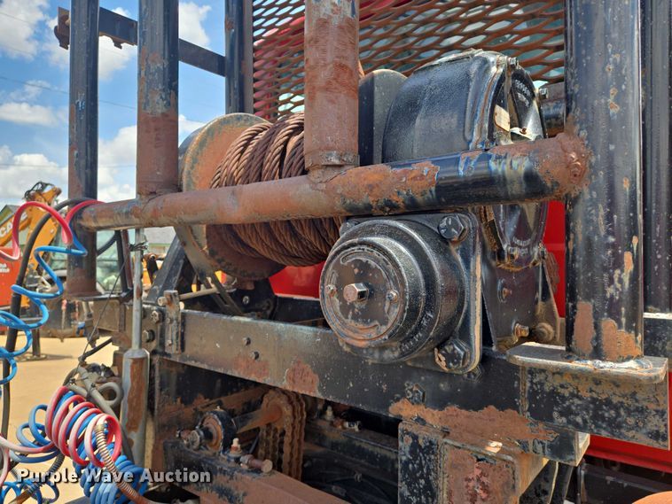 image for item EN8108 1991 Mack RD688S winch truck