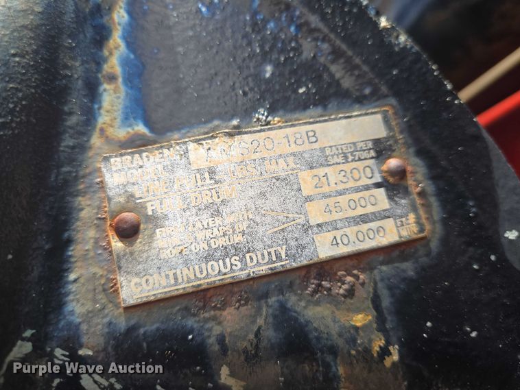 image for item EN8108 1991 Mack RD688S winch truck