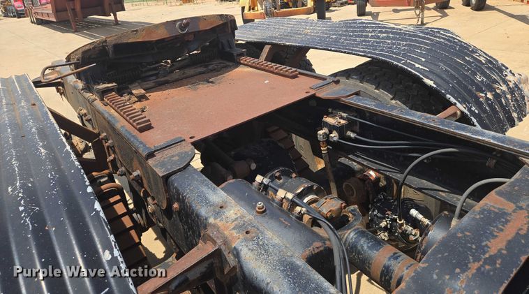 image for item EN8108 1991 Mack RD688S winch truck