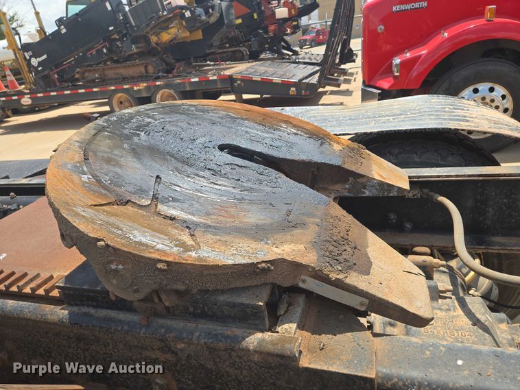 image for item EN8108 1991 Mack RD688S winch truck