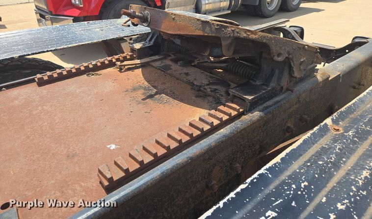 image for item EN8108 1991 Mack RD688S winch truck