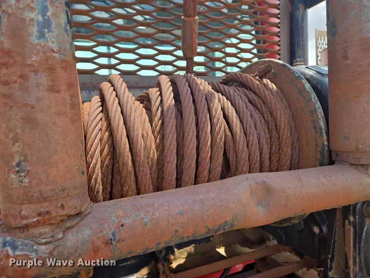 image for item EN8108 1991 Mack RD688S winch truck